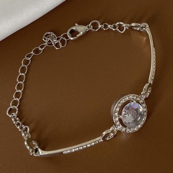 Silver Metal Geometric Rhinestone Gem Bracelet - Picture 1 of 3